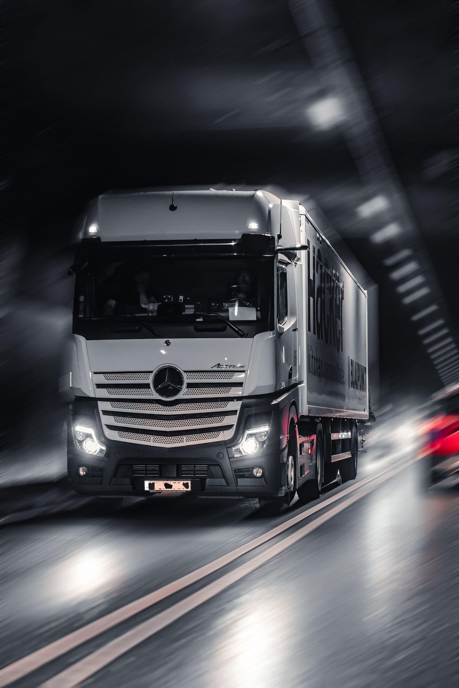 Transport express dédié pour l'enlèvement urgent de marchandises industrielles